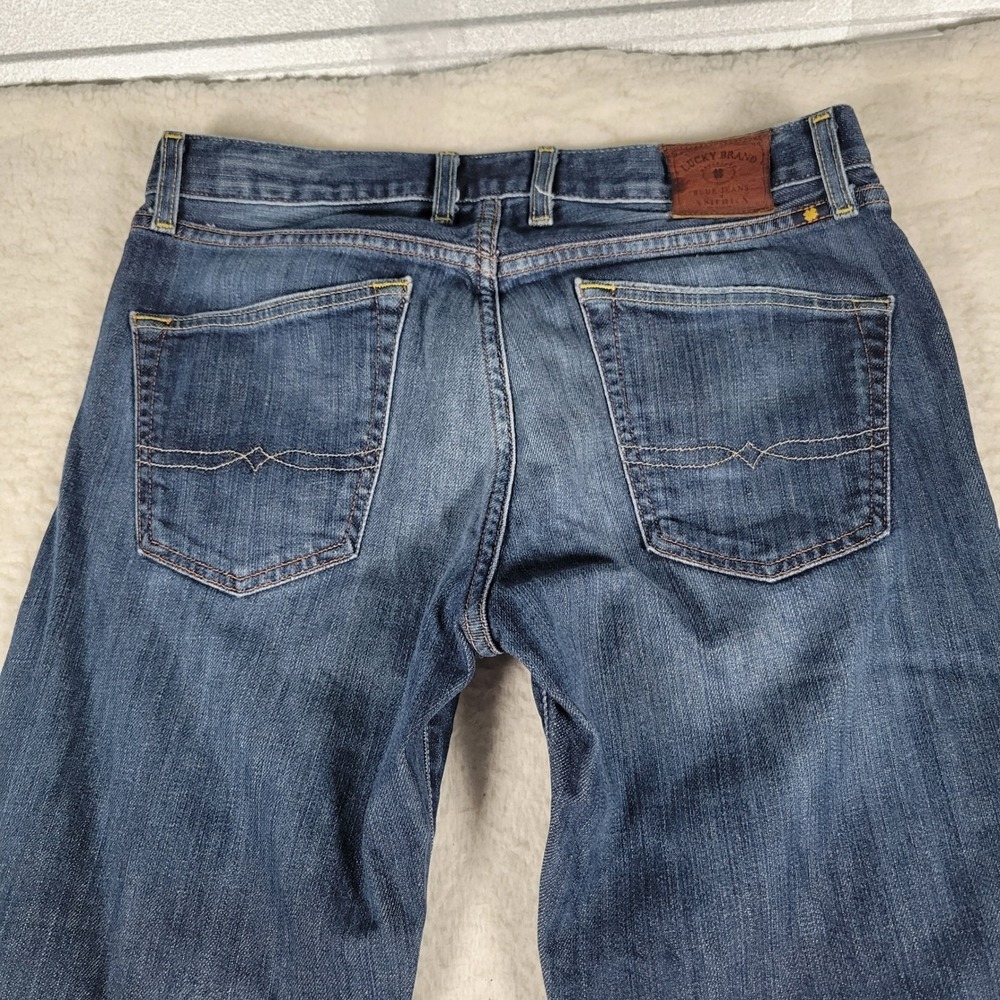Lucky Brand Jeans Men 32x32 Dark Blue Straight Leg Button Fly Whiskered Denim - Picture 11 of 16